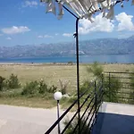 Leon Apartmán *